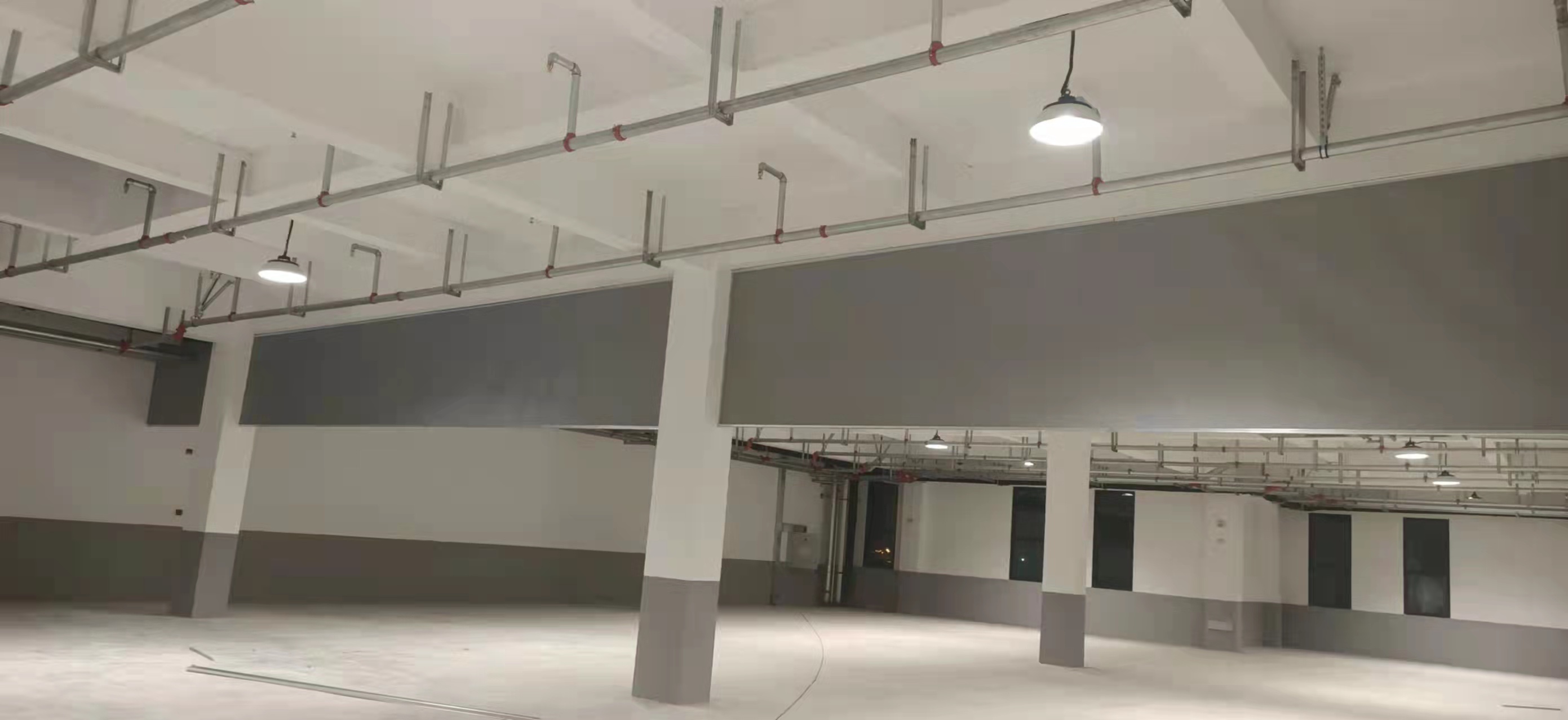 江蘇擋煙垂壁廠家介紹-不同材質(zhì)的擋煙垂壁在哪些場所適用？